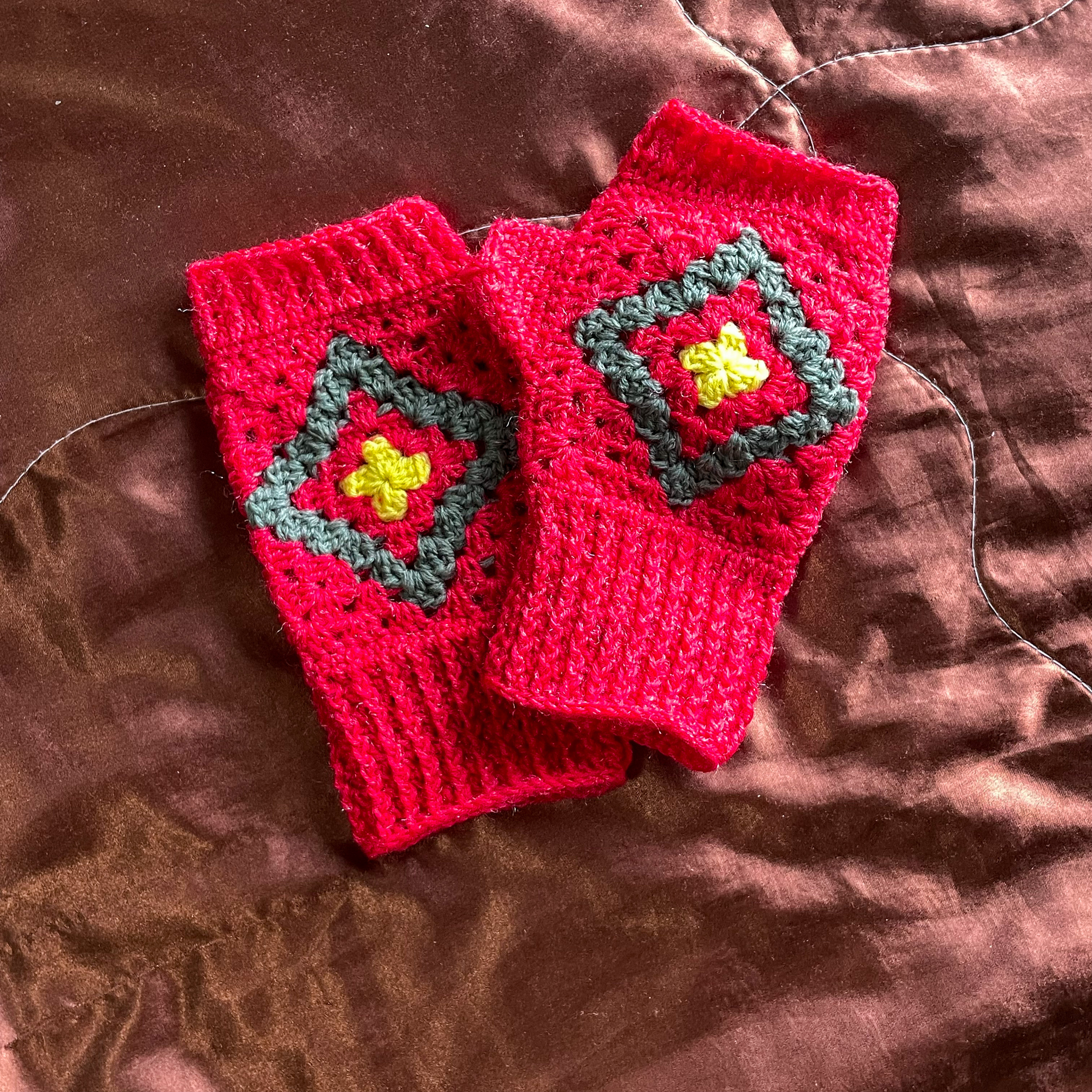 ハンドウォーマー 手袋 グローブ 刺繍 ムーミン リトルミイ