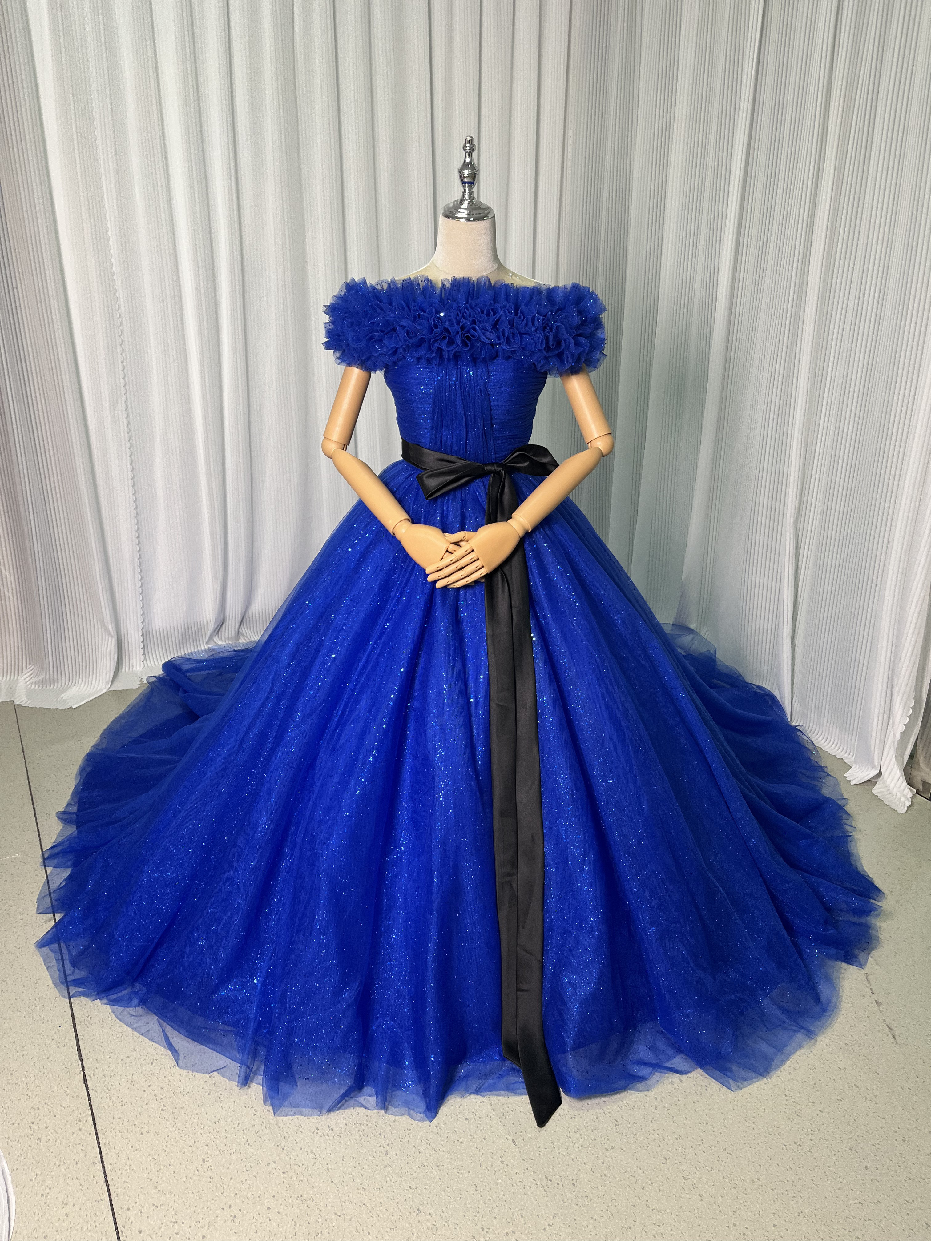 送料無料！カラードレス 取り外しオフショルダー ジュエルネイビー ベルト キラキラグリッターチュール 抜群のおしゃれ見え