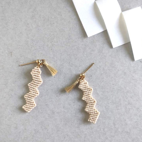 紙垂-shide -マクラメピアス 生成 ピアス（フック・チェーン） amida