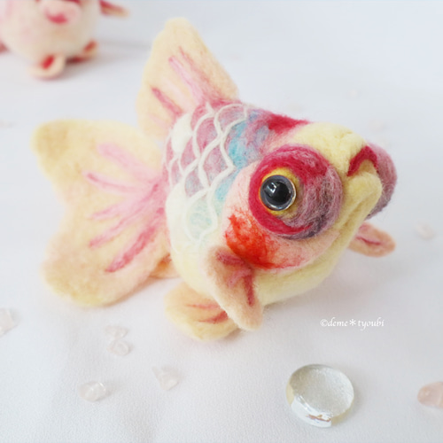 羊毛フェルト画 受注制作】 桜出目金 金魚 羊毛フェルト 羊毛フェルト deme