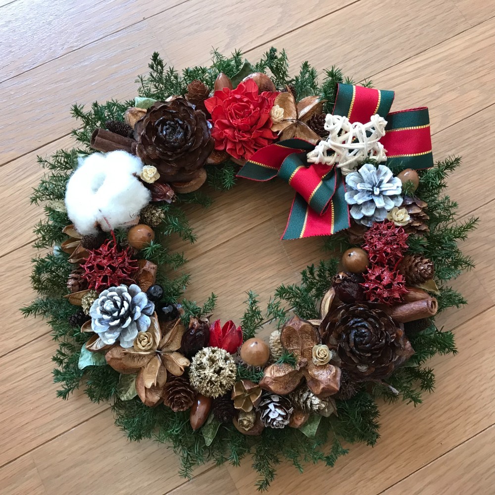 《新作＊X’mas》北欧の森の木の実と大き目リボンの森のリース30ｃｍ（白い星＊受注制作）