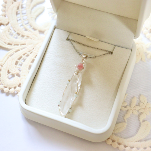 レムリアンシードクリスタルとインカローズのワイヤージュエリー