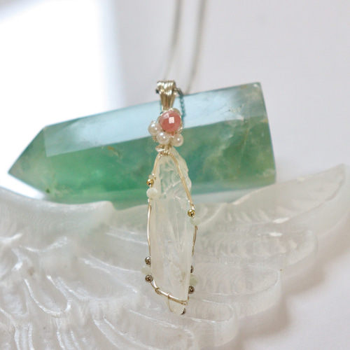 レムリアンシードクリスタルとインカローズのワイヤージュエリー