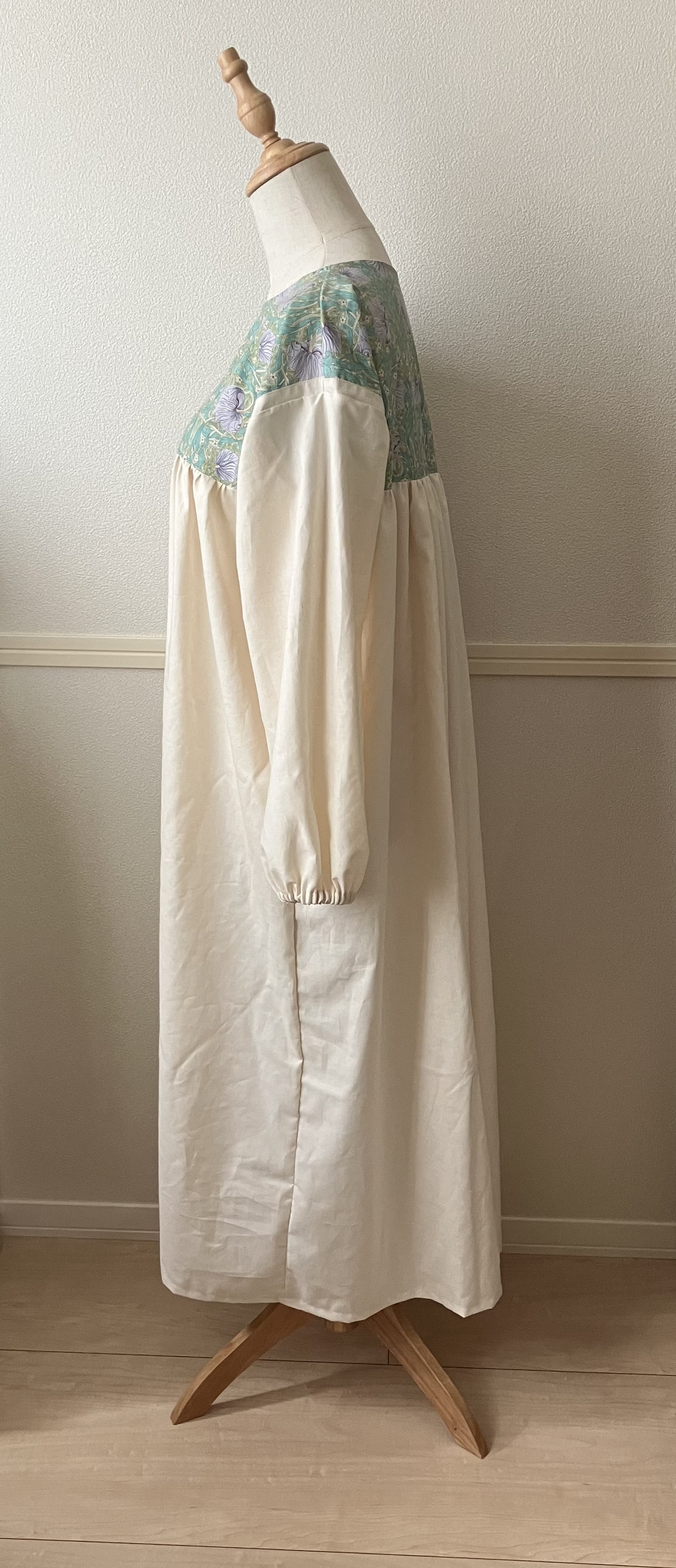 ハンドメイド 長袖ワンピース✴︎ウィリアムモリスピンパーネル