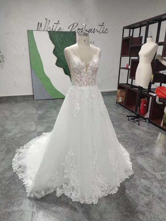 高級感溢れる！袖なし vネック トレーン お花のレース 贅沢な花レース  