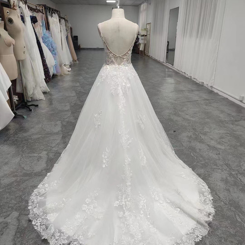 高級感溢れる！袖なし vネック トレーン お花のレース 贅沢な花レース  