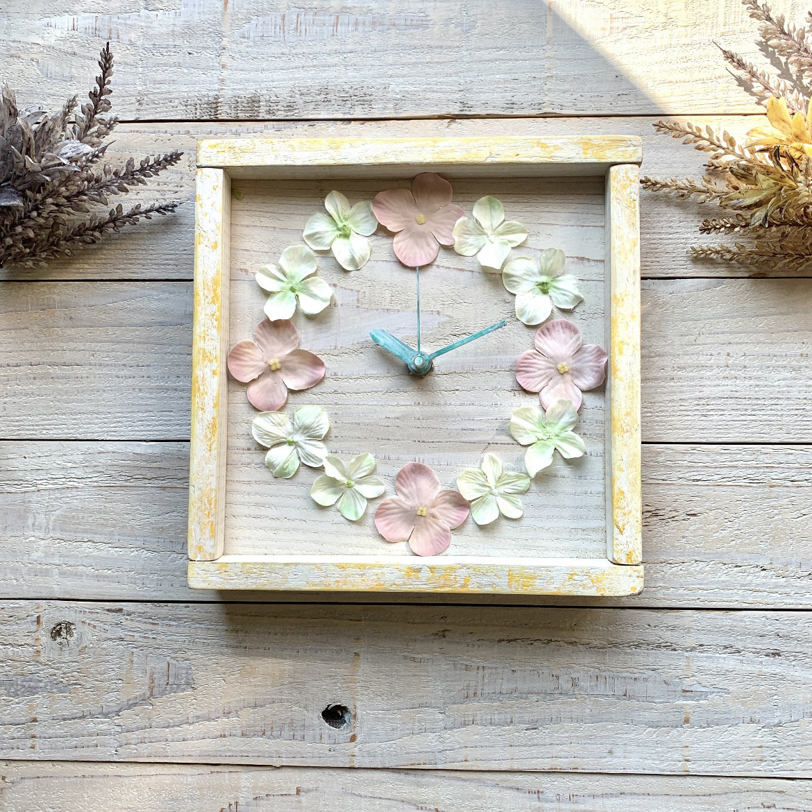 お花の掛け時計　フラワー　イエロー　ピンク　ホワイト