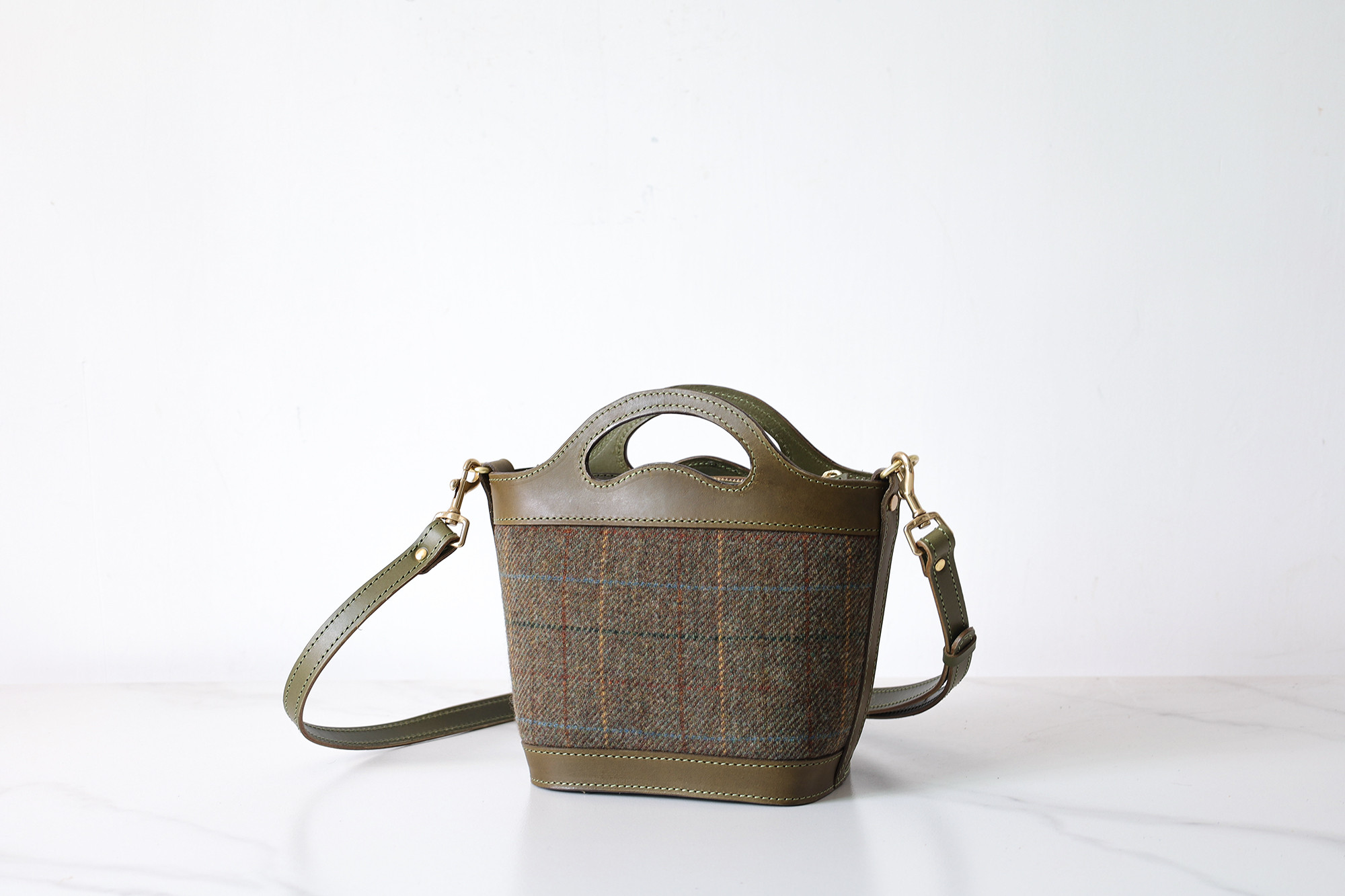 「ウール×革の組み合わせ」バスケットバッグ トートバッグ ショルダーバッグ お出かけにピッタリ 2WAY 中型鞄