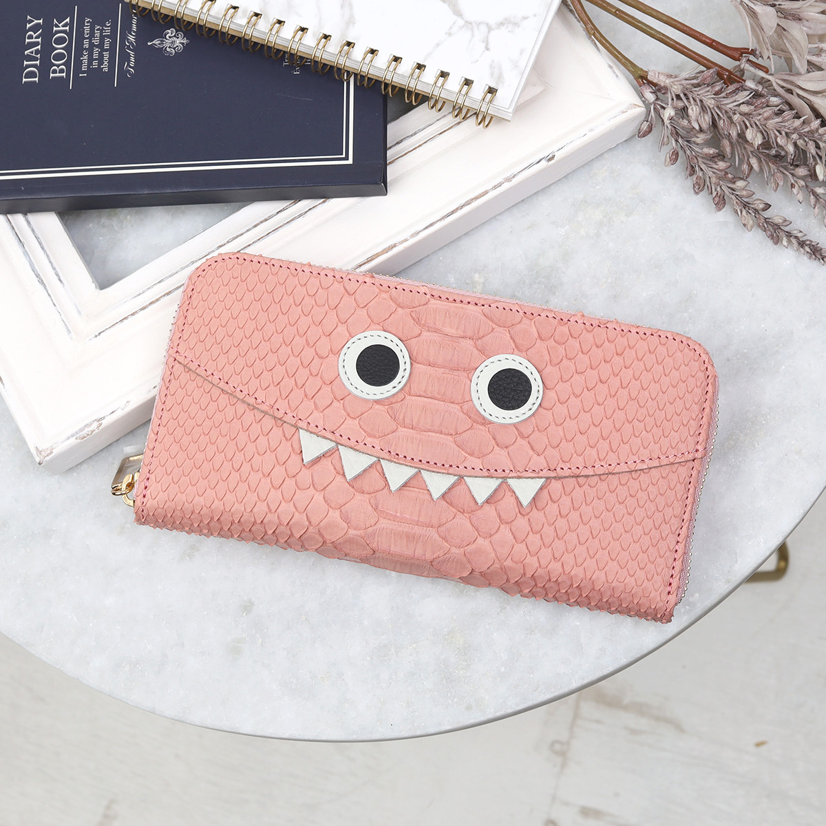 【パイソンピンク/モンスター長財布】思わず誰かに見せたくなる/ダイヤモンドパイソンレザーのラグジュアリーに仕上げた財布