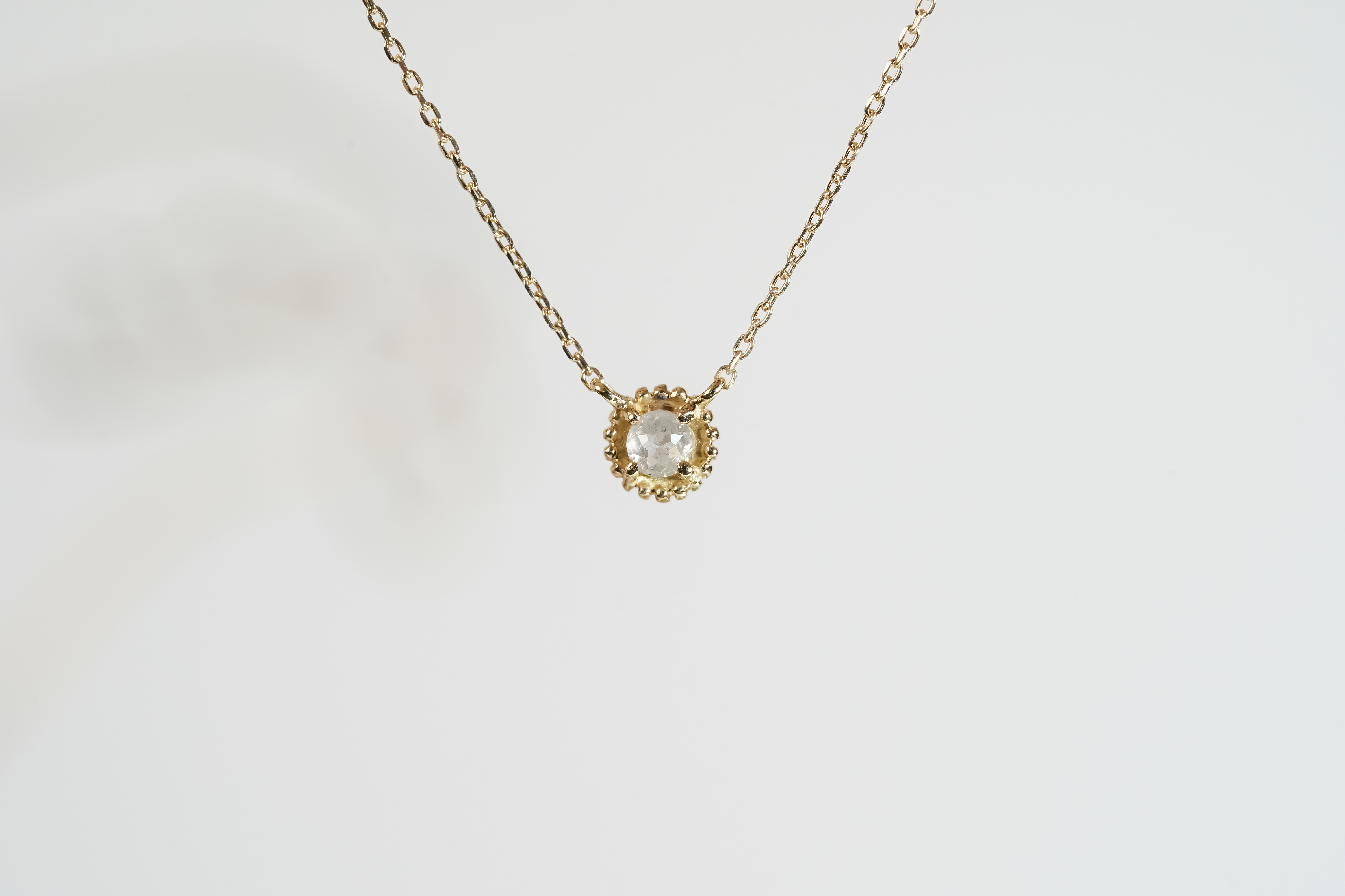 K10YG 『一滴の輝き』ローズカット 天然ダイヤモンドペンダント