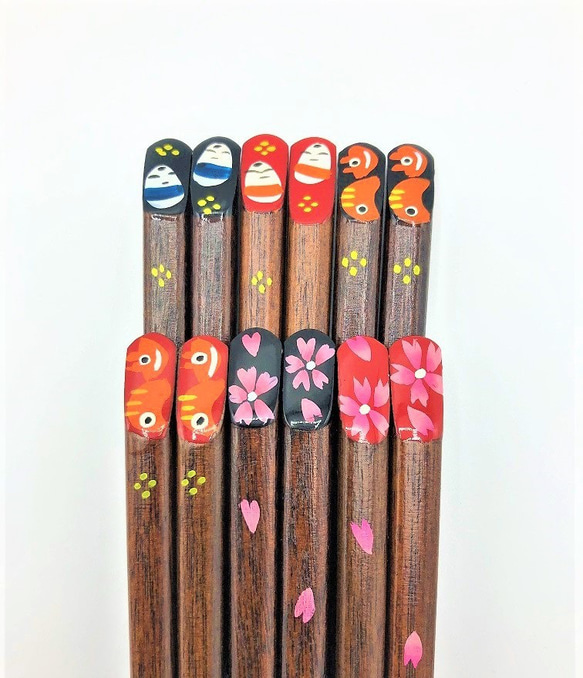 【送料無料】1膳　国産★漆★会津天削箸★手描き【赤べこ・小法師・八重桜】　 1枚目の画像