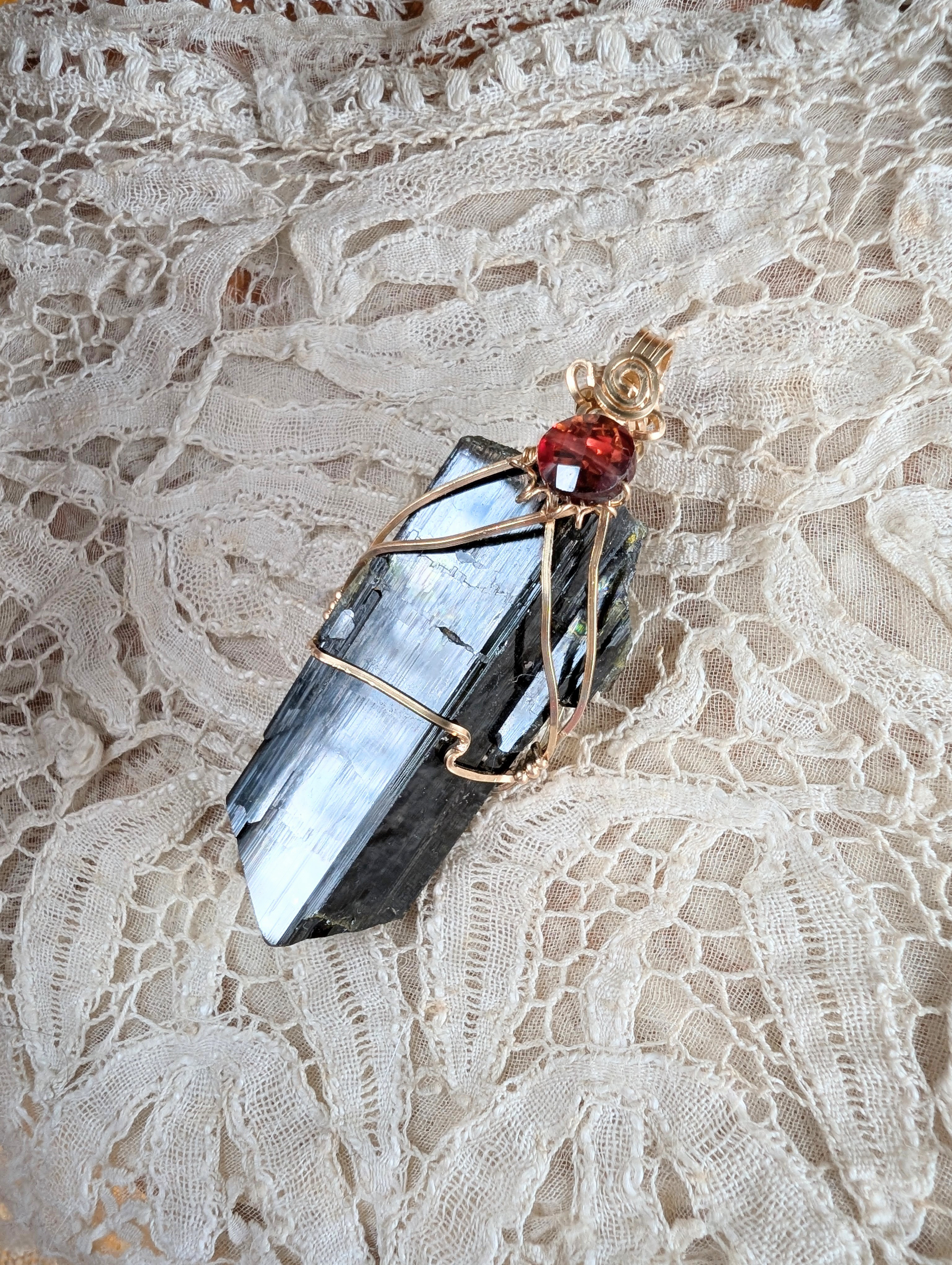 14kgf エピドート 原石 結晶 ガーネット カット  ゴールドフィルド ワイヤー ペンダント