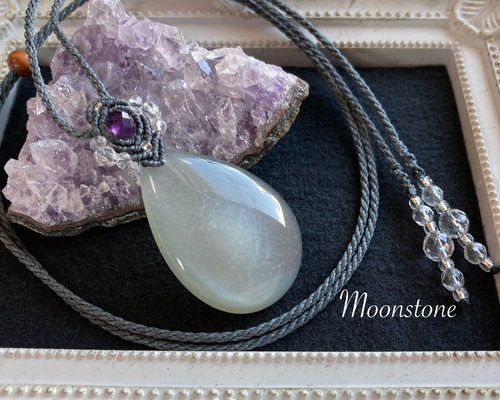 ムーンストーン（ライトグレーカラー） 天然石マクラメ編みネックレス