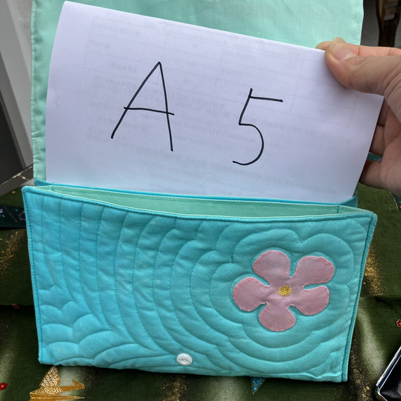 ピンクのプルメリアの手帳ケース　受注製作 6枚目の画像