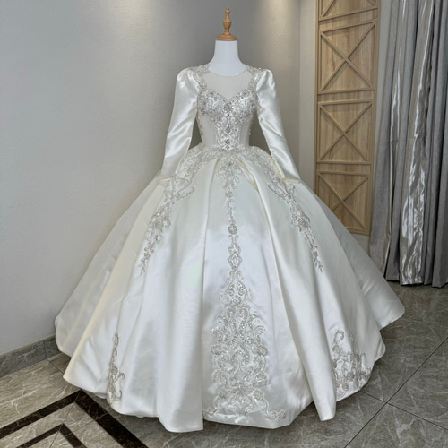 大人気上昇中！オフホワイト 結婚式花嫁 抜群のおしゃれ見え 挙式 