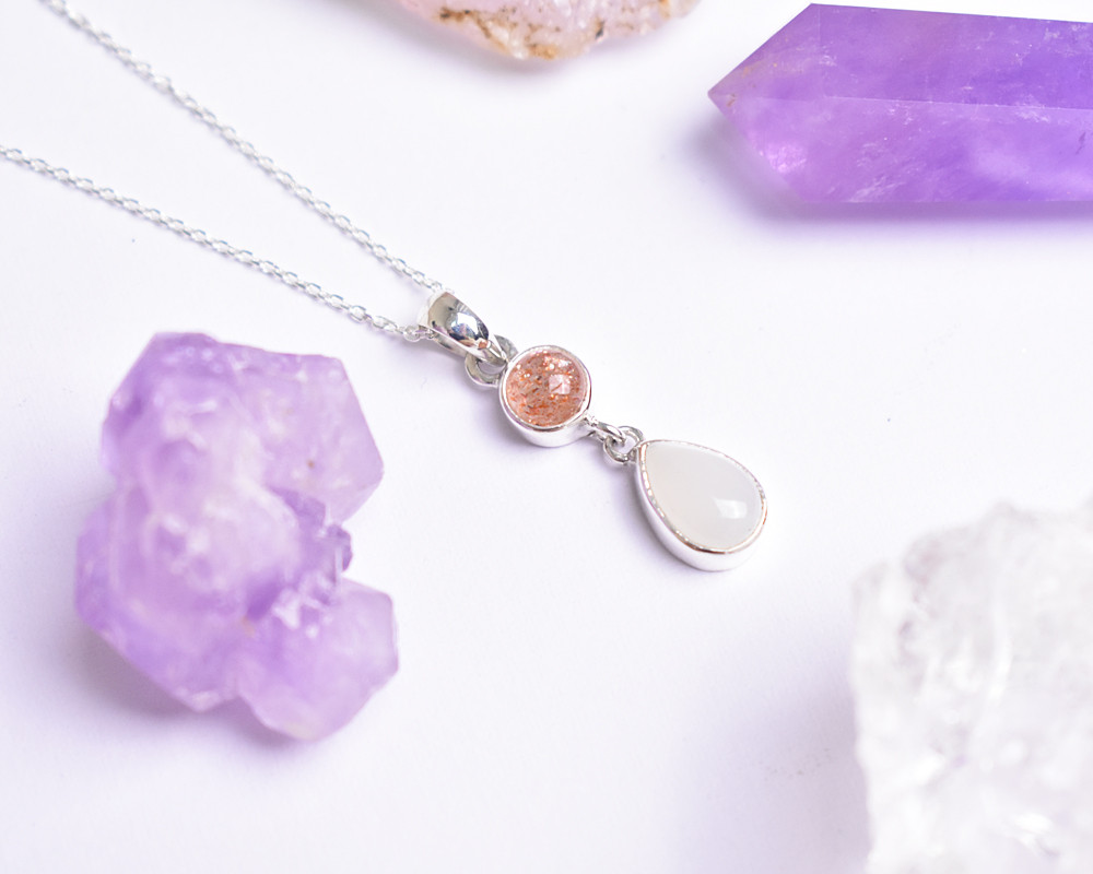 月と太陽の神秘的な輝き！ムーンストーンとサンストーンのシルバーネックレス　シルバー925　天然石　ハンドメイド