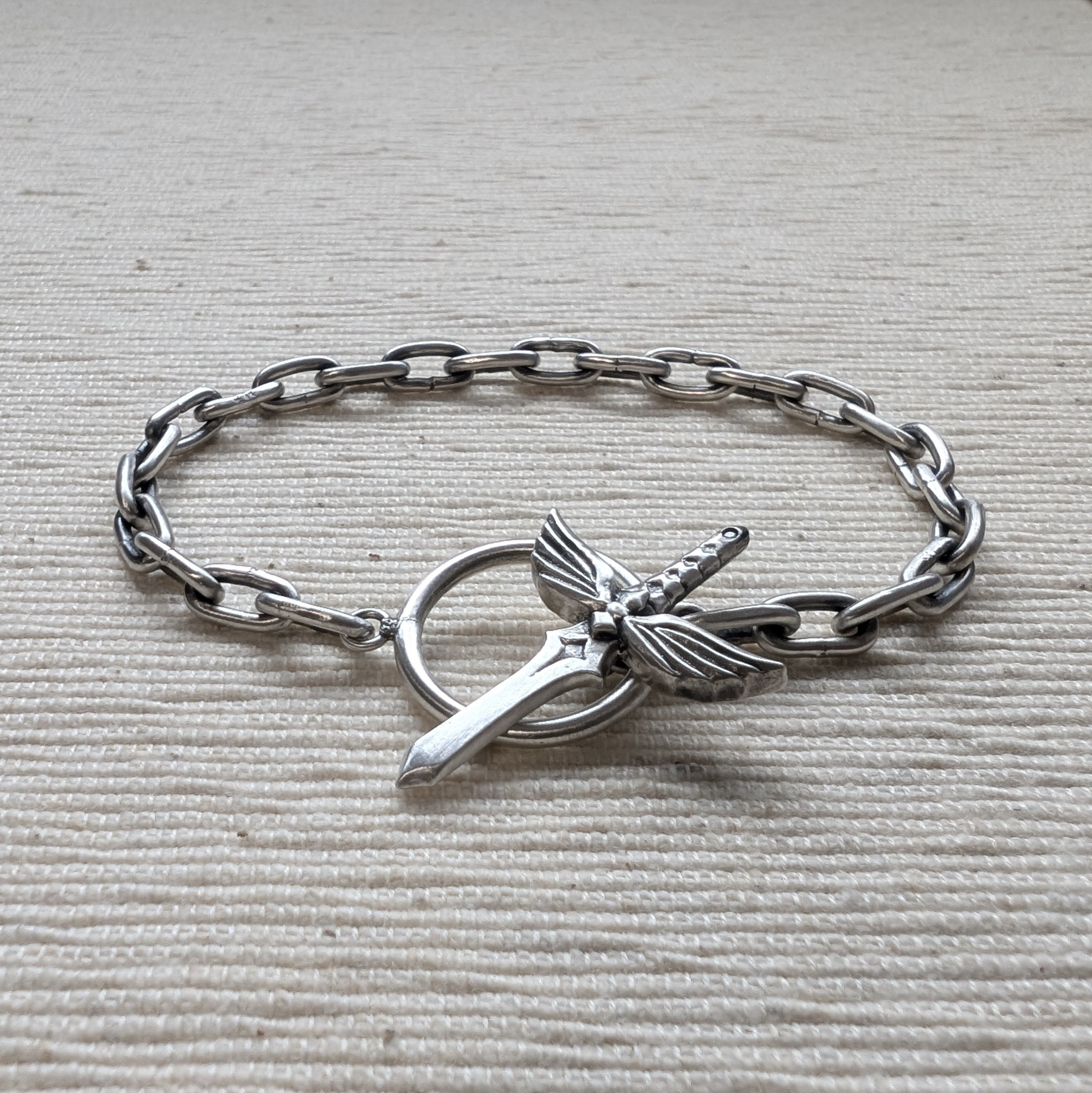 光の剣のブレスレット　クラウ・ソラス