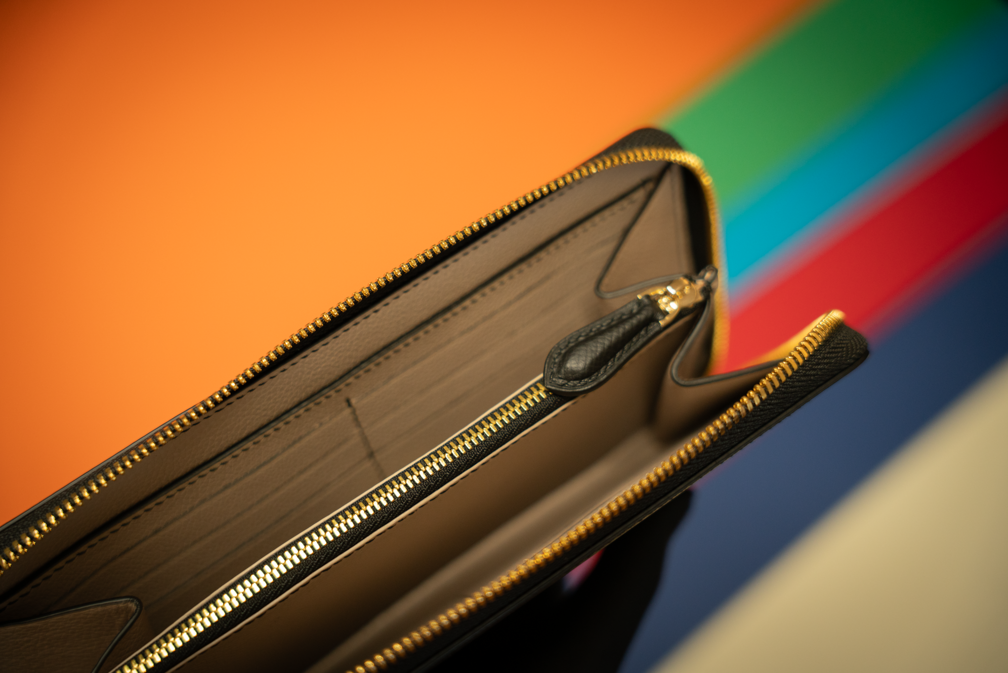 ファスナー付き長財布 - MIRA