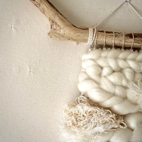 流木 ウィービング タペストリー 『みるく色のたぺすとり 片角の