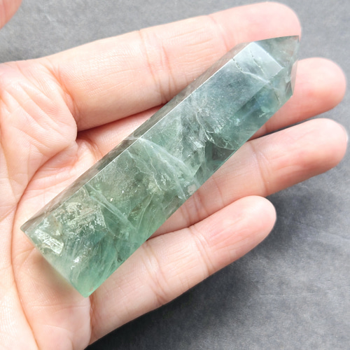 一点物】 虹入り✨ フローライト 蛍石 六角柱 ポイント ✩.*˚