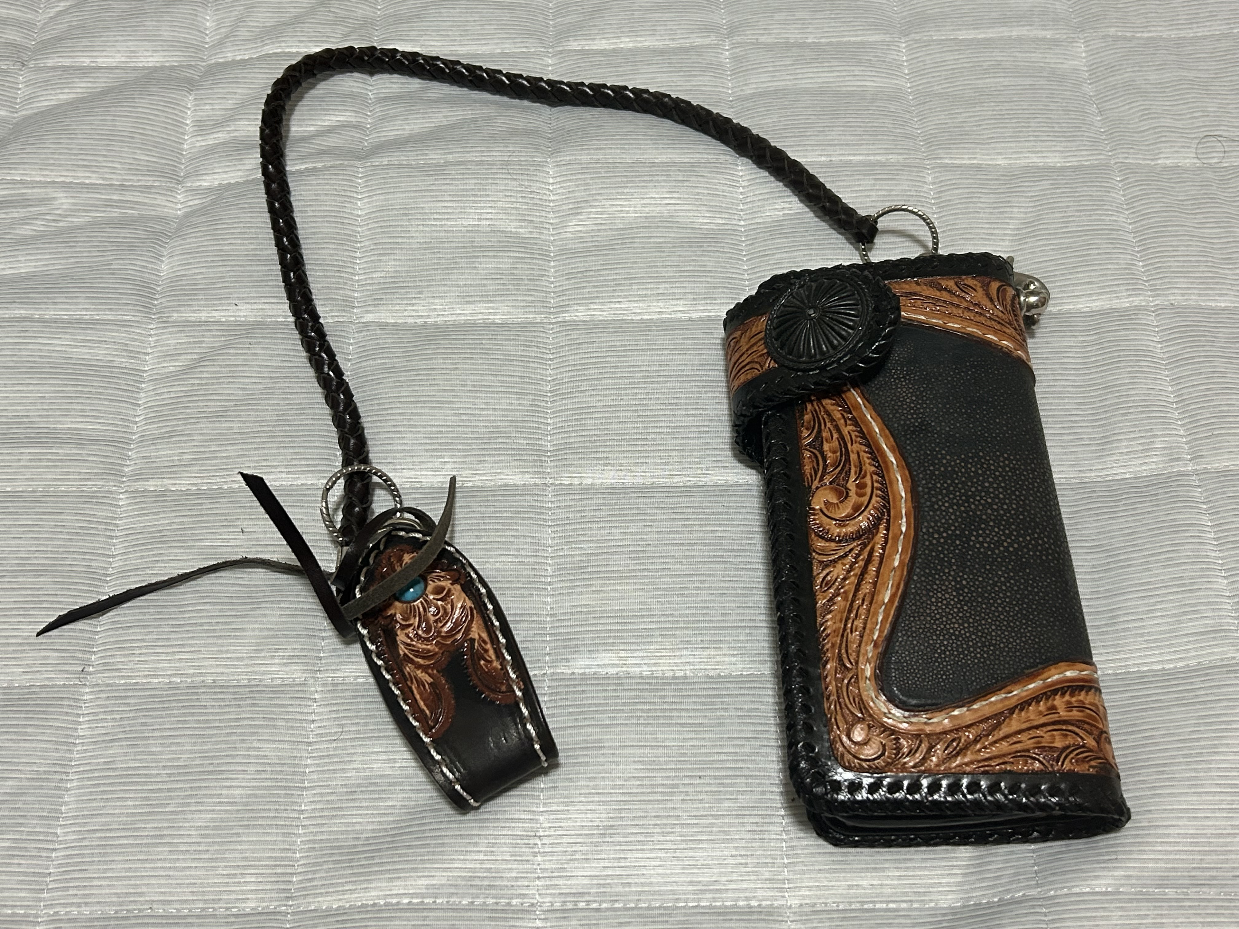 バイカーズウォレット　ターコイズアクセント付レザーキーリング　ハンドメイド　本革　チェーン　メンズ　人気　おすすめ