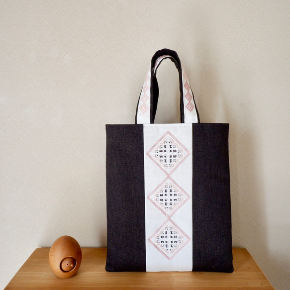 へんてこ刺繍バッグ 刺繍マチ付トート さぼてん - Atsuko Matano 公式オンラインショップ