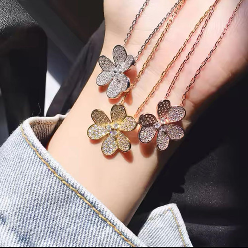 【楽ギフ_のし宛書】 ✨ラージ✨フリヴォル✨ピアス✨ネックレス✨SET✨SONA パヴェ アクセサリー
