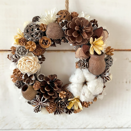 茶色の綿花と木の実のリース 茶色綿と木の実のクリスマスリース ドライフラワー nonoka* 通販