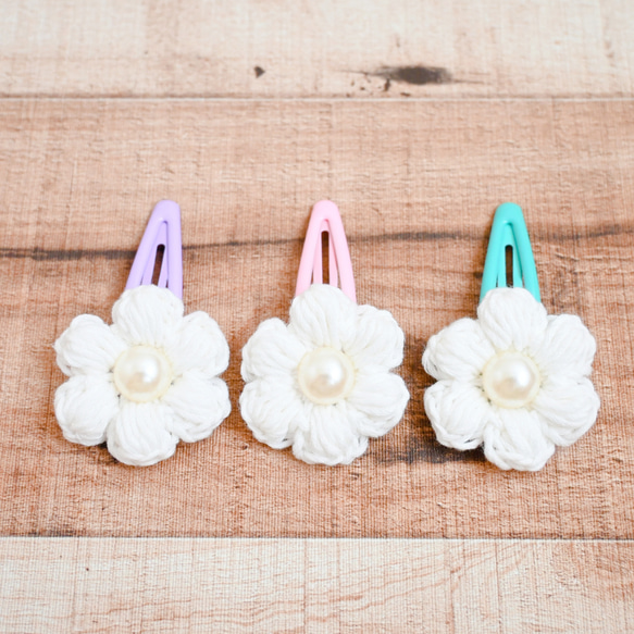 白いお花のパッチンピン♡ 白いお花のパッチンピン