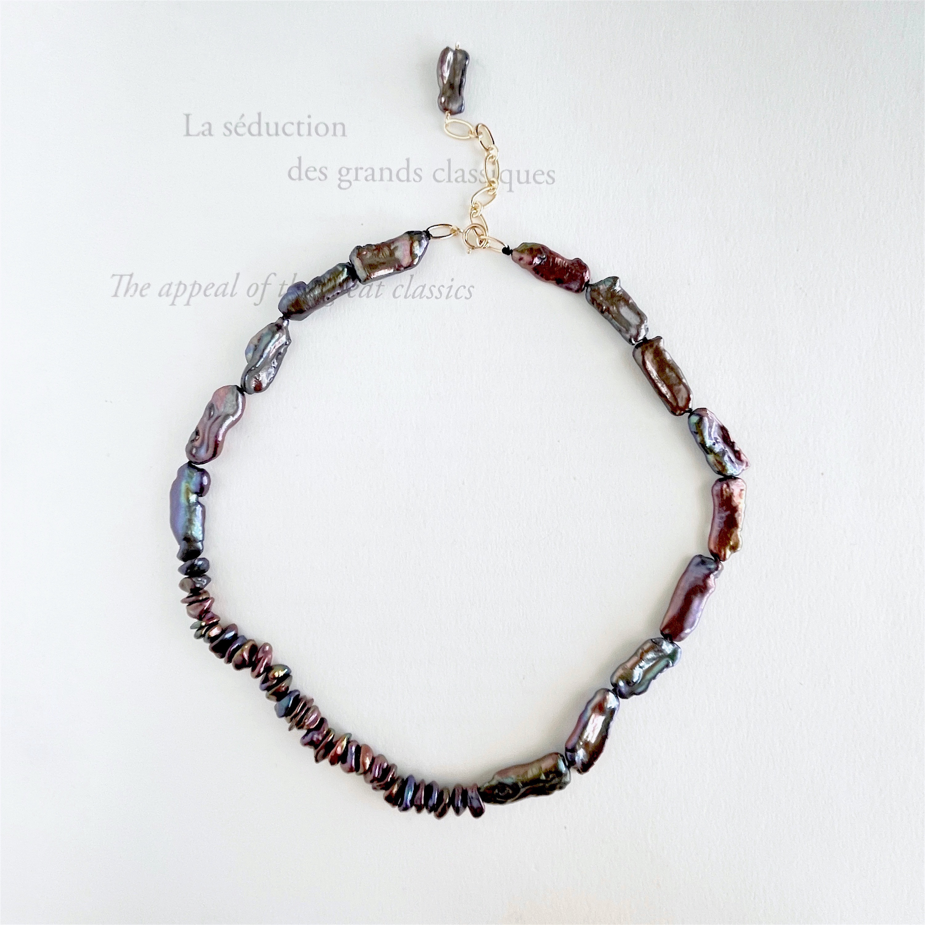 こっくりカラー ２種のケシパールのクラシカルモダンなチョーカー