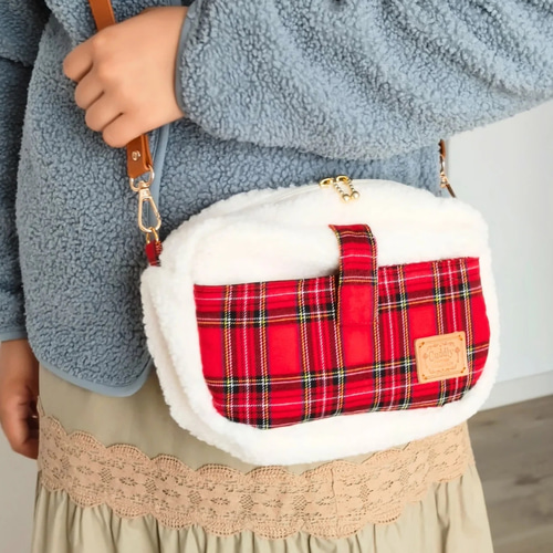 ふわり可愛い赤チェックの魔法 持つだけで心ときめくふわもこ