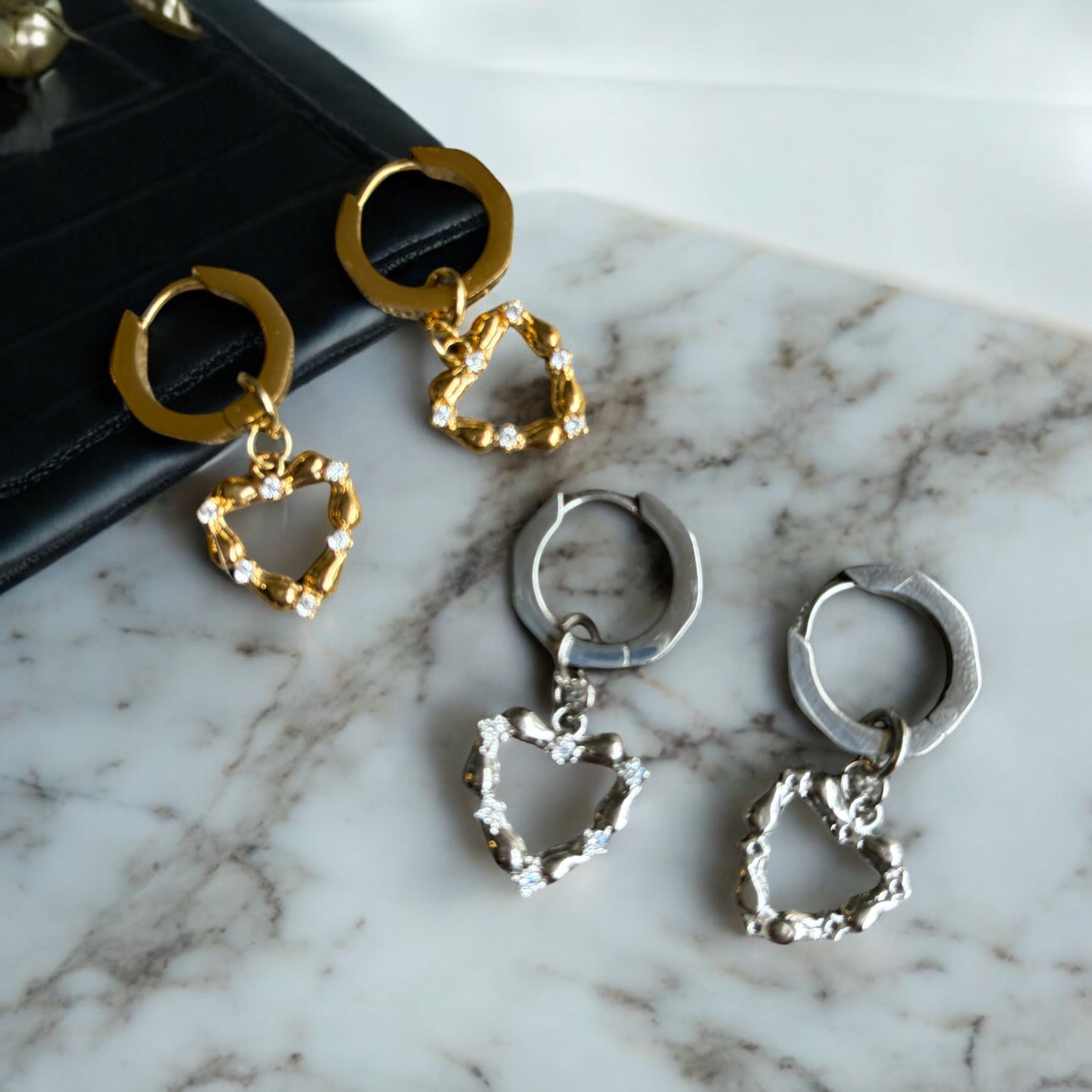 ✨ジルコニア入りハートチャームフープピアス✨