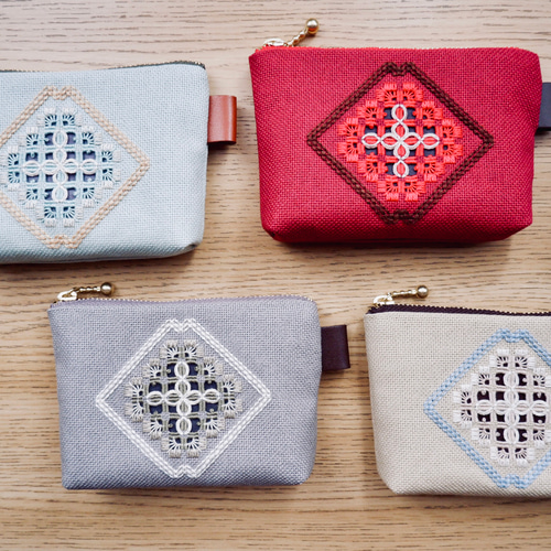 ヤングオイスター 刺繍ミニバッグ 刺繍ポーチ 刺繍コインケース 刺繍ミニ小物シリーズ/ディズニー - 株式会社スモール・プラネット