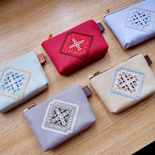 【リネン刺繍　ようこママページ】ボートポーチ リネン刺繍 ようこママページ】ボートポーチ リネン刺繍 ようこ