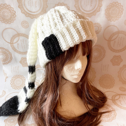 New】お耳ふわふわ☆白✖️黒の可愛いうさ耳ニット帽 ニット帽 New】お耳ふわふわ☆白✖️黒の可愛いうさ耳ニット帽 ニット帽