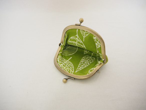 手刺繍ねこのぺたんこがまぐちコインケース≪c-5≫ 3枚目の画像