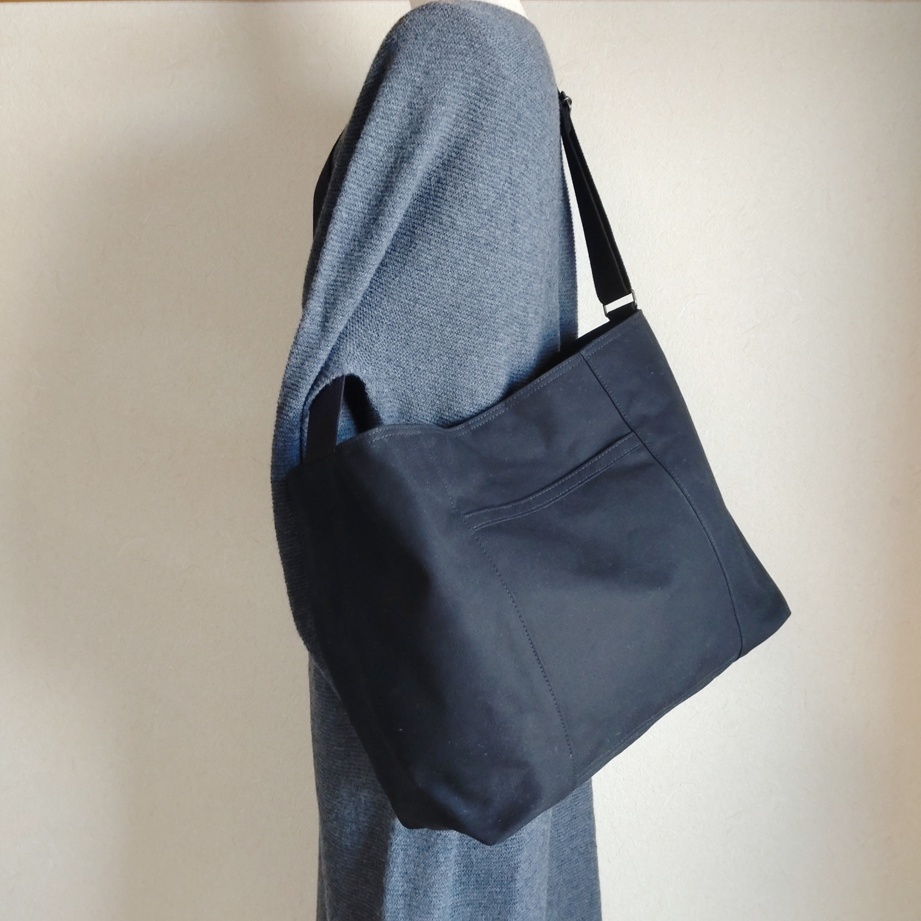 【10%OFF】ショルダーバッグ前P　9.5号帆布　黒　455514