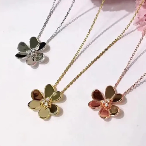 最高級✨ダイヤモンド✨ラージサイズ✨フラワーネックレス✨ゴールド 最高級】creema限定 ハイグレード ラージフラワー ダイヤモンド