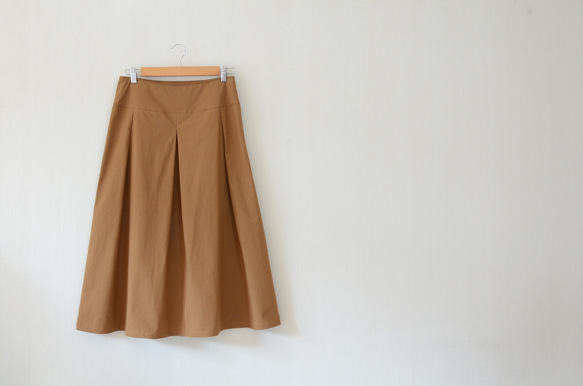 【寸法調整】馬布のタックロングスカート　キャメル　コットン100％ 1枚目の画像
