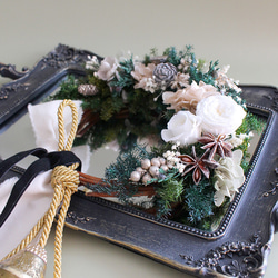 ベル＆コットンリボン付ナチュラルシャビークリスマスリース（ゴールド）【プリザーブドフラワー】 5枚目の画像