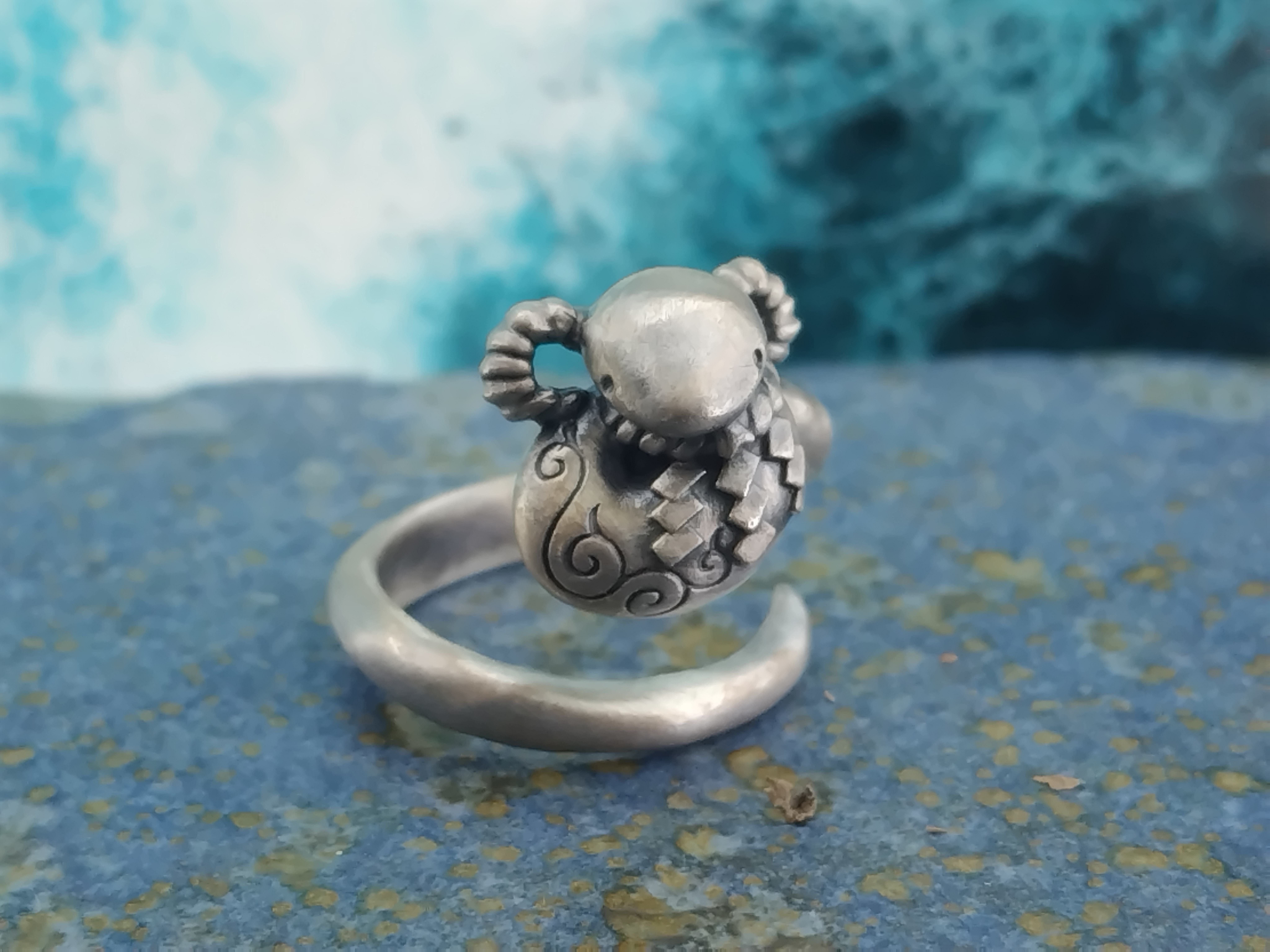 ゆるい白ヘビ様リング