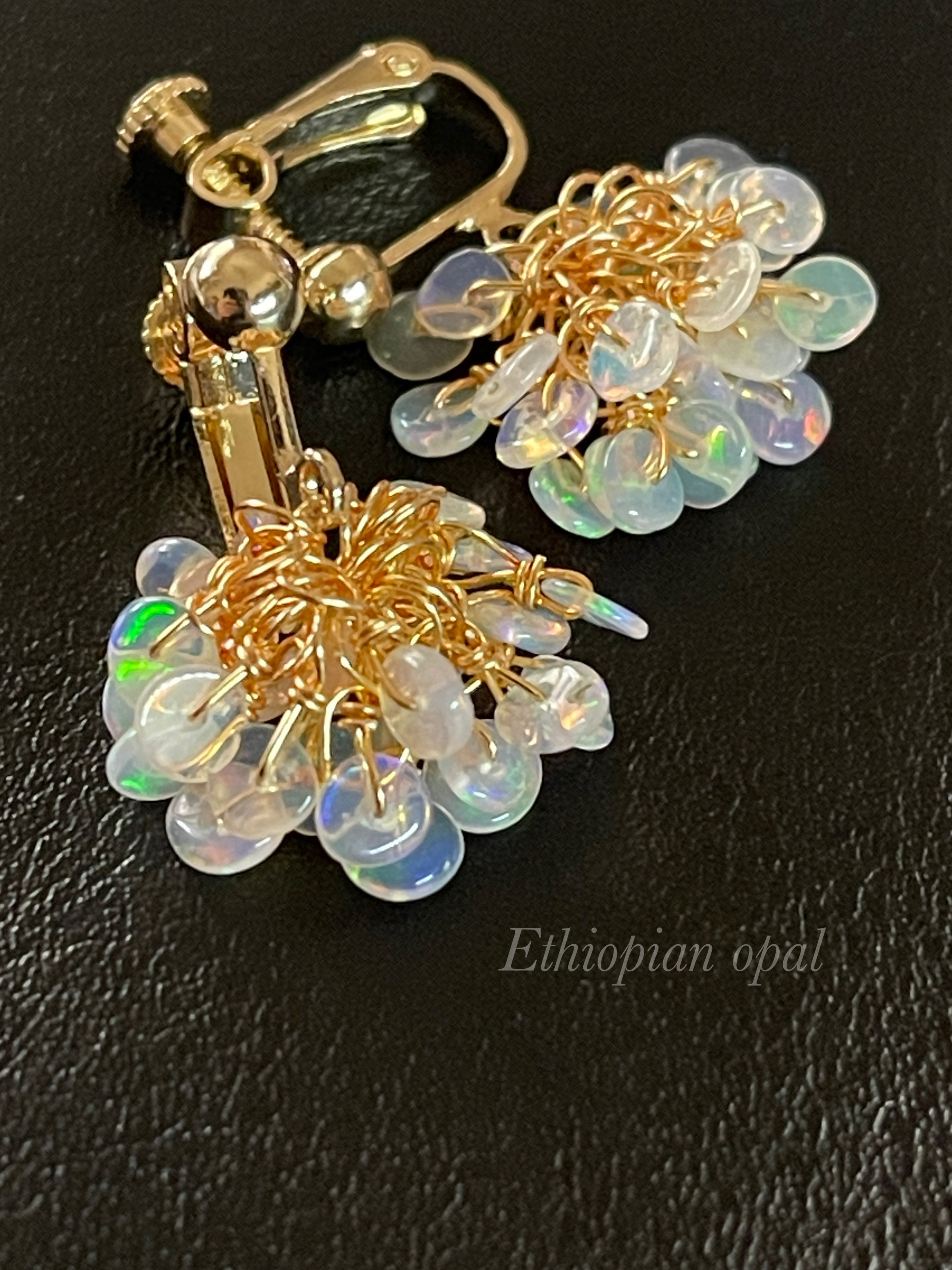 10月誕生石＊オパールの豊穣イヤリング　ピアス変更可