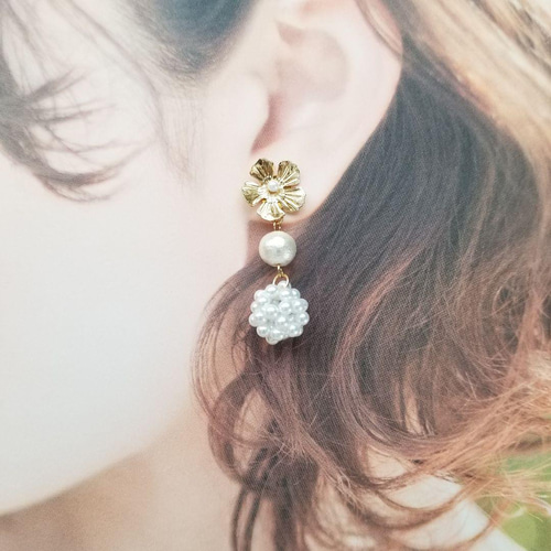 ゴールドのお花とパールの揺れるピアス イヤリング p24538