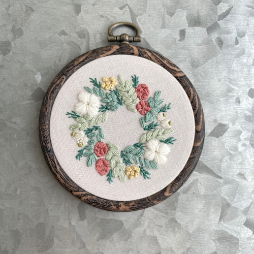 ミニリース.。oOレースのリース　刺繍枠のリース エクリュ紅茶染めレース ミニリース.。oOレースのリース 刺繍枠のリース エクリュ紅茶染め