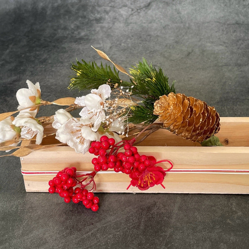 しめ縄飾り【中】白梅と松の正月飾り＊その後も飾れるスワッグ