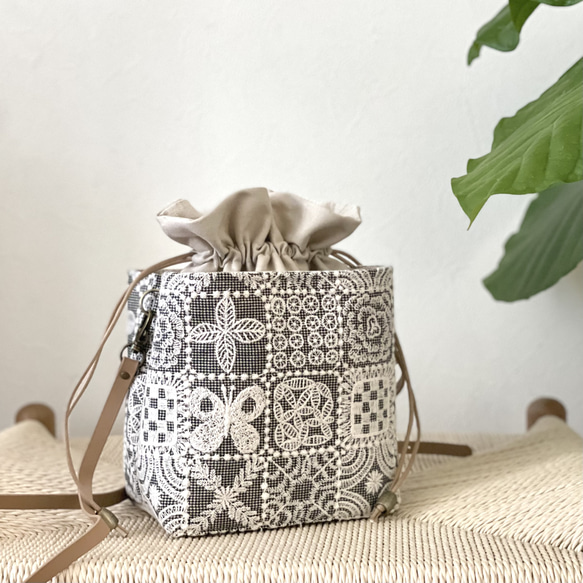 ⚮̈ミナペルホネン forest tile beige ネリオバッグ 巾着バッグ
