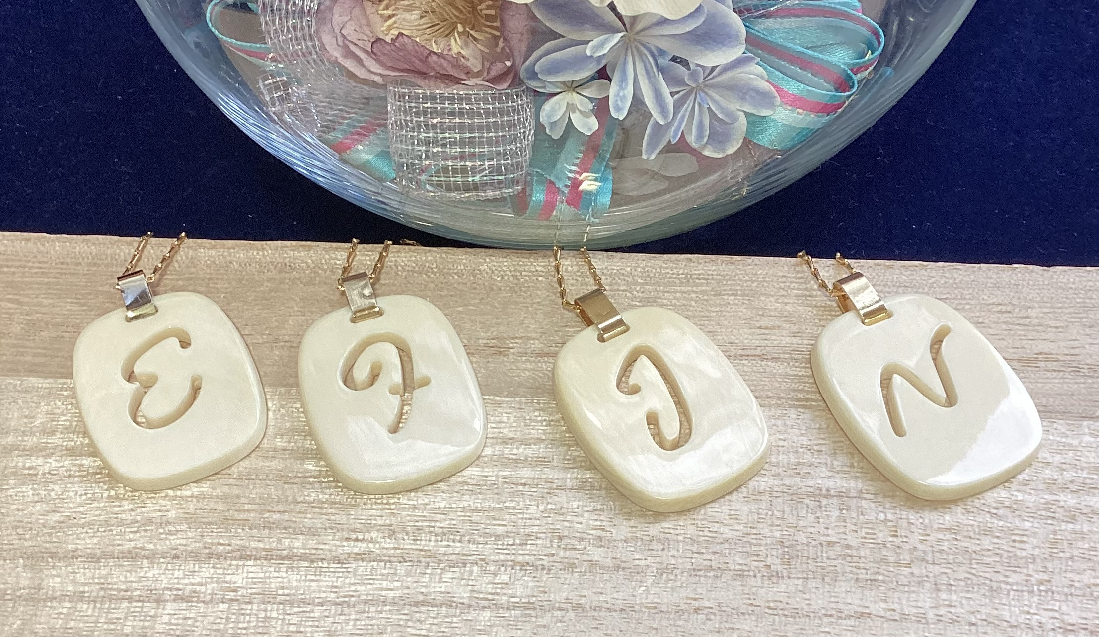 ☆本象牙イニシャル彫りペンダント　 ※H-26