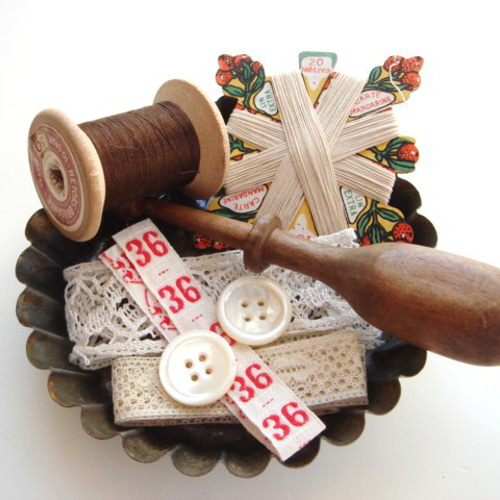 フランスアンティーク ソーイングセット 紙箱 レース 糸巻き レース