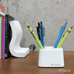 【倒れない】ペン立て (キューブ) - コンクリート/モルタル/セメント 2枚目の画像