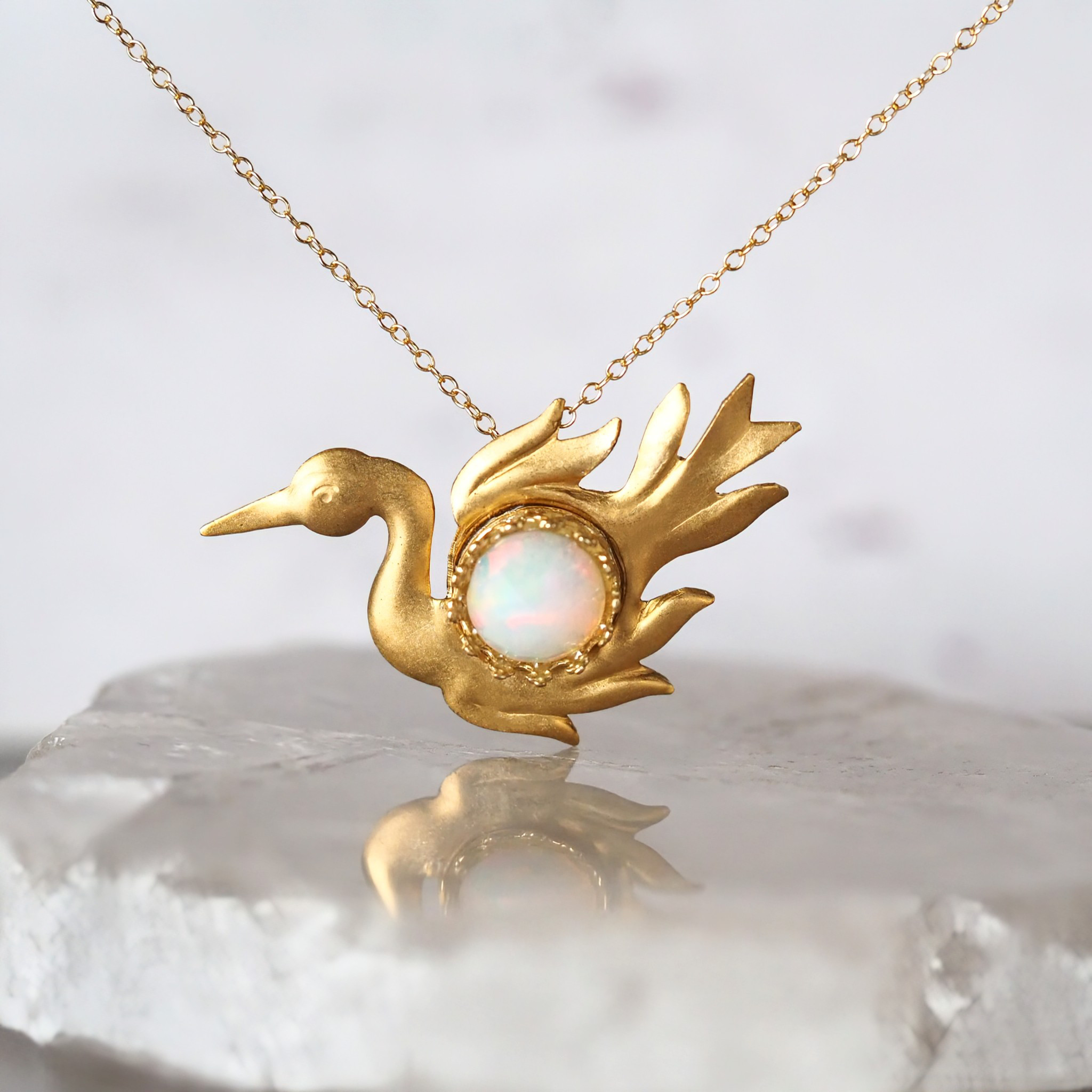 《大粒エチオピアオパールのスワンネックレス》